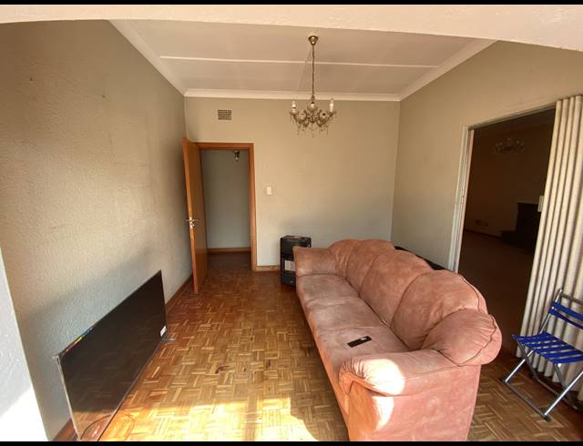 3 BEDROOM FREEHOLD FOR SALE IN PRIMROSE
